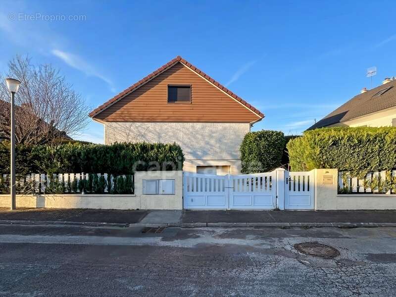 Maison à CHEVIGNY-SAINT-SAUVEUR