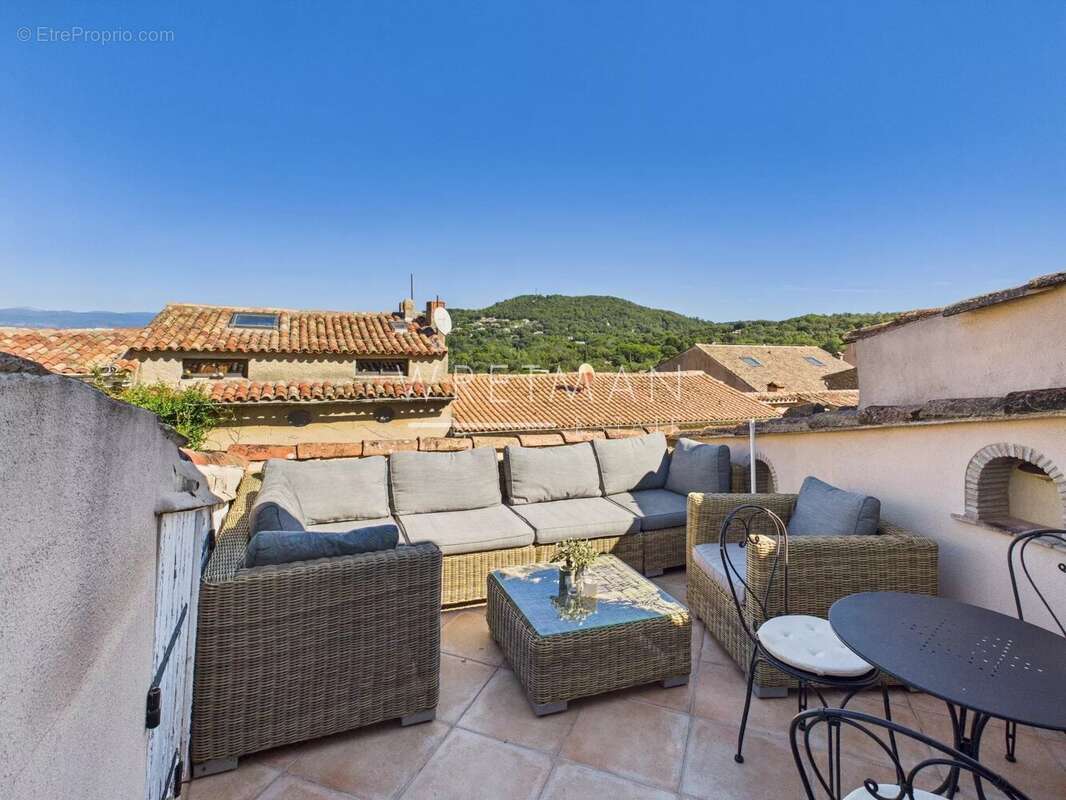 Maison à LA GARDE-FREINET