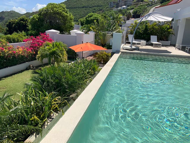 Propriete composee d'une villa de 4 chambres de 3 appart et de 1 studio  2 438 000 € fai - photo 5