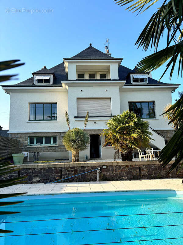 Maison à MONTFORT-SUR-MEU