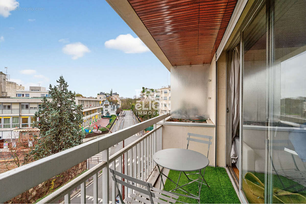 Appartement à NEUILLY-SUR-SEINE