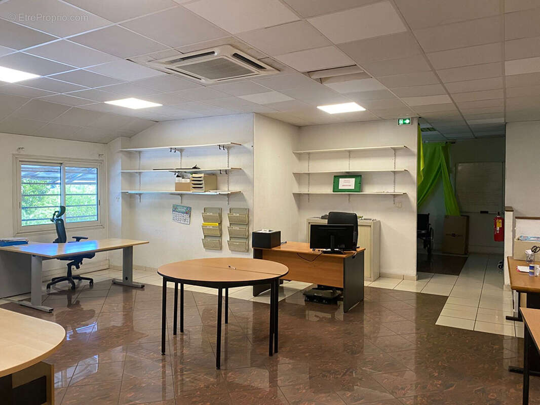 Commerce à LA POSSESSION