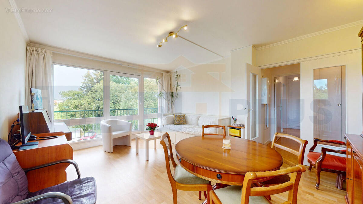Appartement à BOIS-D'ARCY