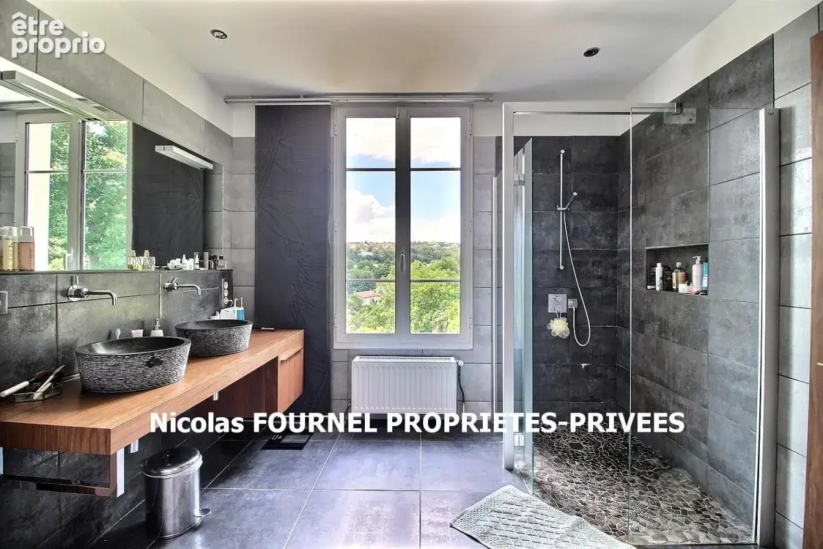 Saint Etienne maison de Maître de 275 m²  5 chambres, avec piscine, dépendance et carport sur 1900m² de terrain - photo 12