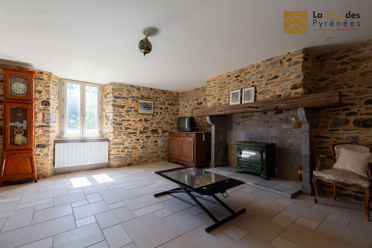 Maison à AVEZAC-PRAT-LAHITTE