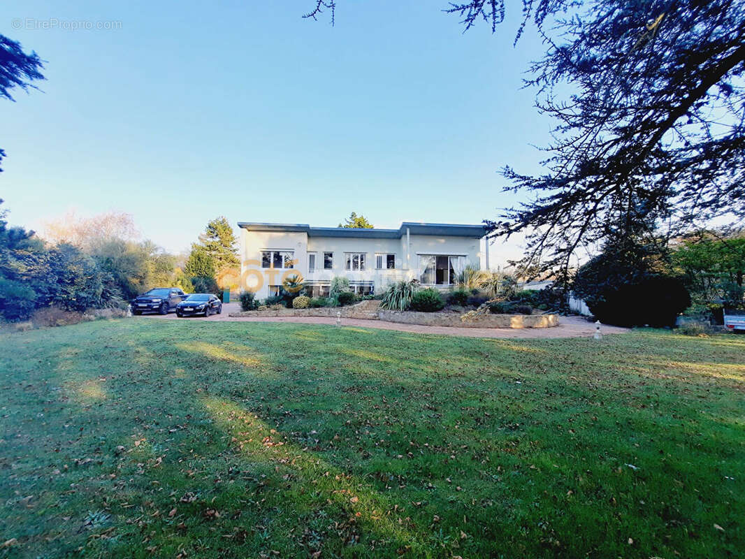 Maison à AGON-COUTAINVILLE