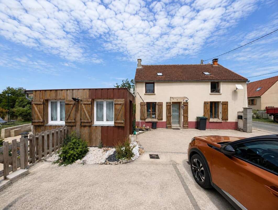 Maison à LA FERTE-GAUCHER