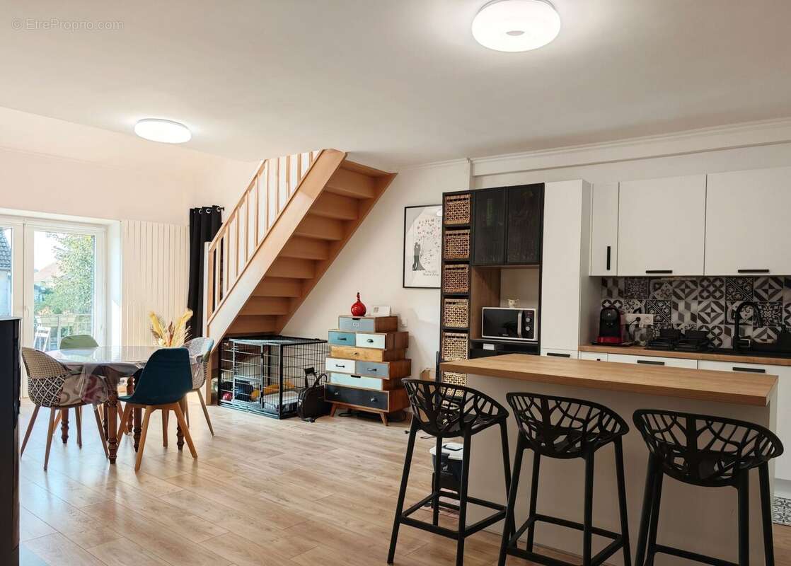 Appartement 144 m² à Gex  - photo 4