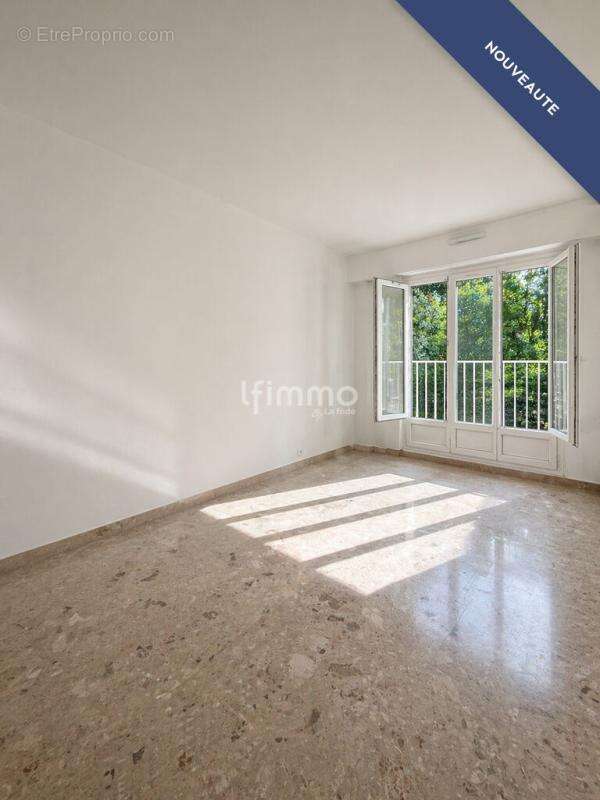 Appartement à CHILLY-MAZARIN