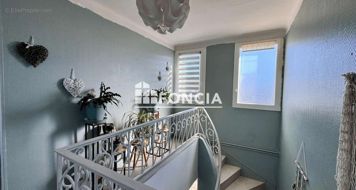 Maison à ONET-LE-CHATEAU