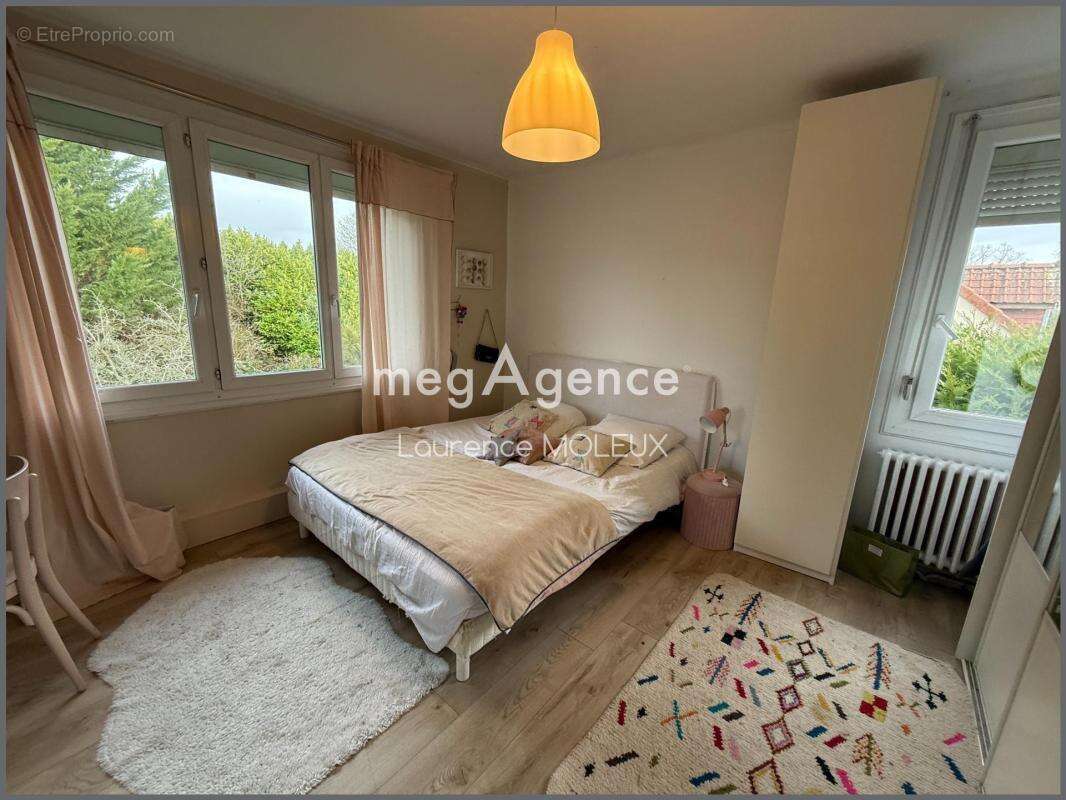 Maison individuelle - 181m2 - 7 pièces - photo 8