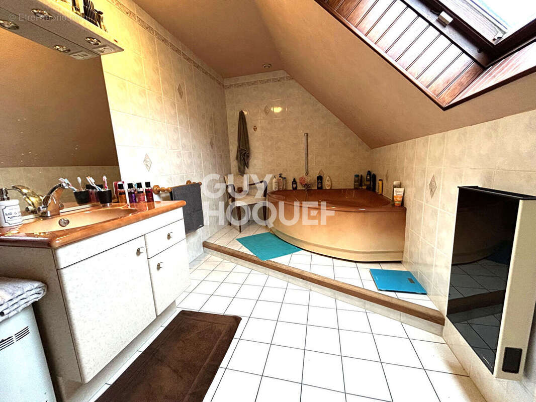 Maison à NEUILLY-PLAISANCE