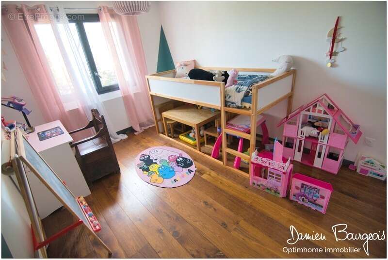 Maison à SAINT-GENIS-POUILLY