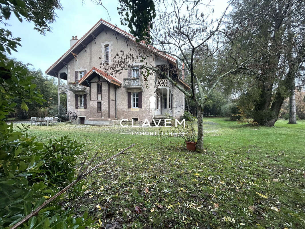 Maison à PINEUILH