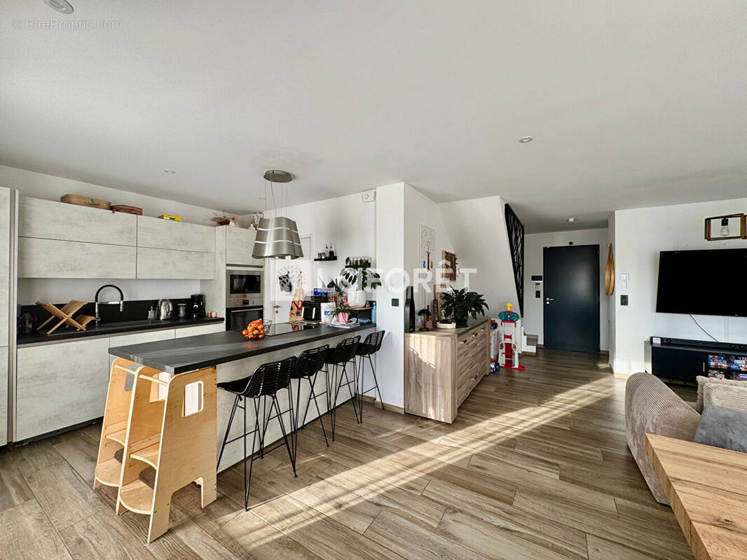 Maison à PEZILLA-LA-RIVIERE