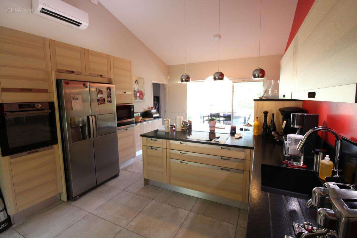 Maison 260 m² à Peynier  - photo 13