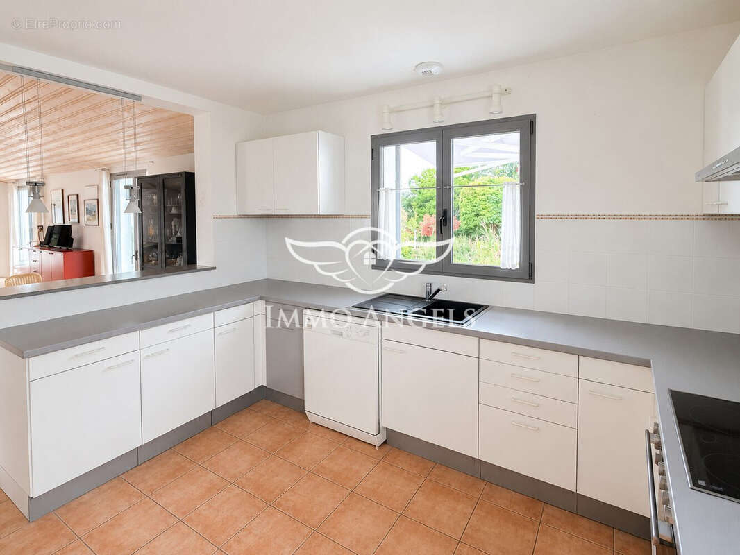 Maison 162 m² à Semussac  - photo 8