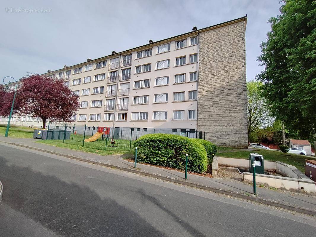 Appartement à LAMORLAYE