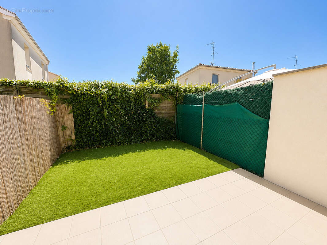 T3 en duplex de 69 m2 à Ludon-Médoc avec deux places de parking, jardin de 15m2 et terrasse - photo 2