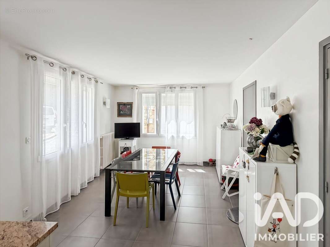 Photo 3