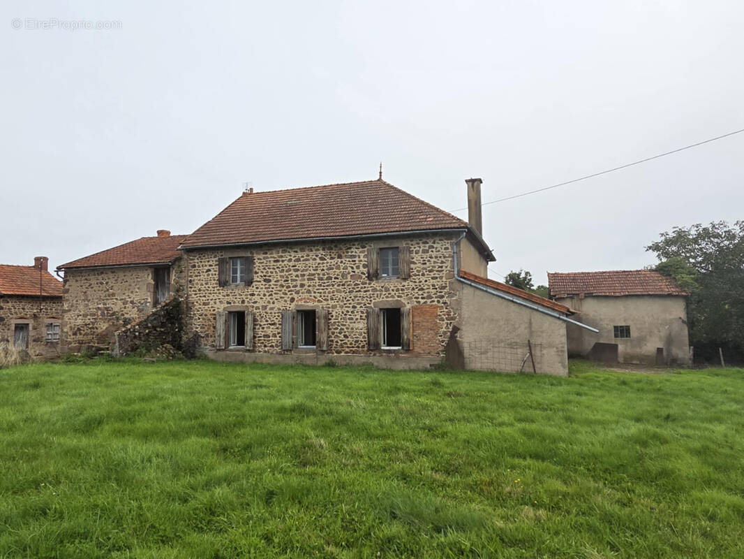 Maison à SAINT-PIERRE-LAVAL
