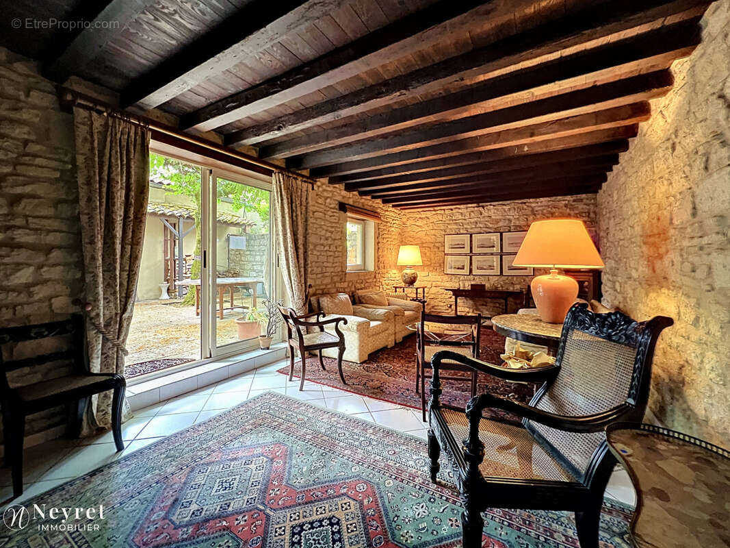 Maison à LUCENAY