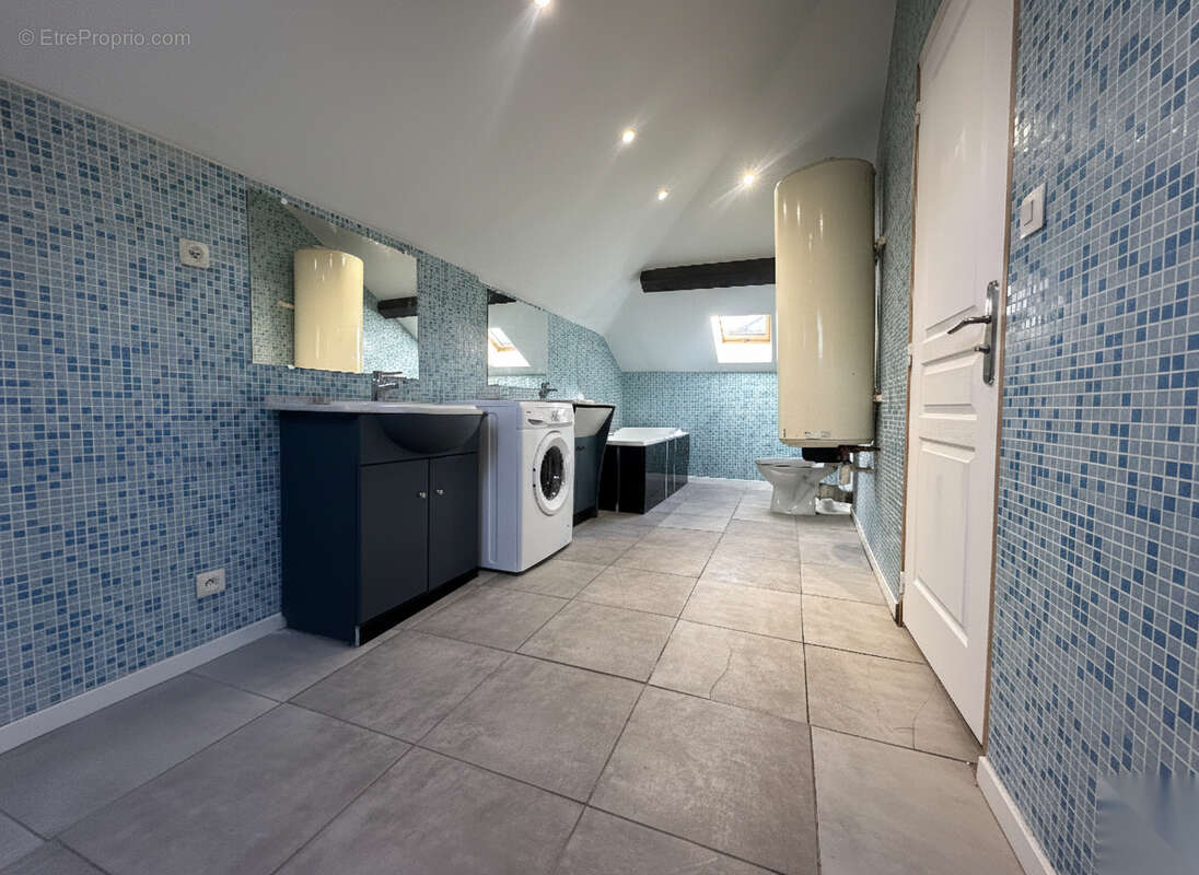 Appartement à AMPLEPUIS
