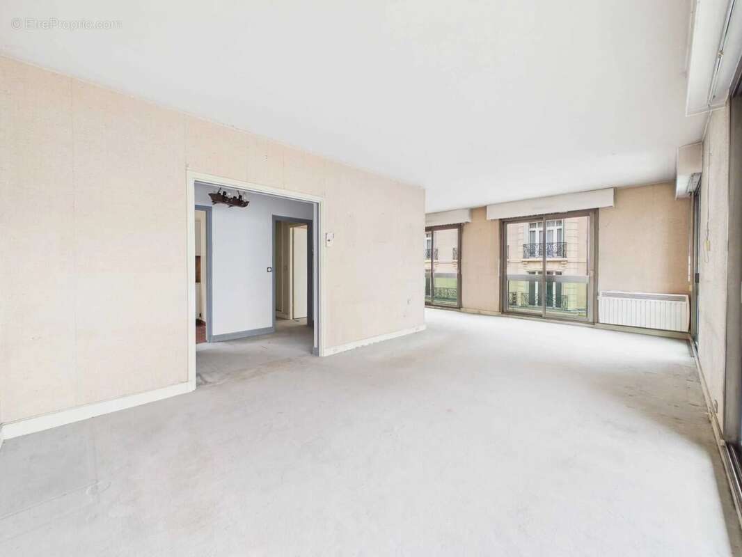 Appartement à PARIS-17E