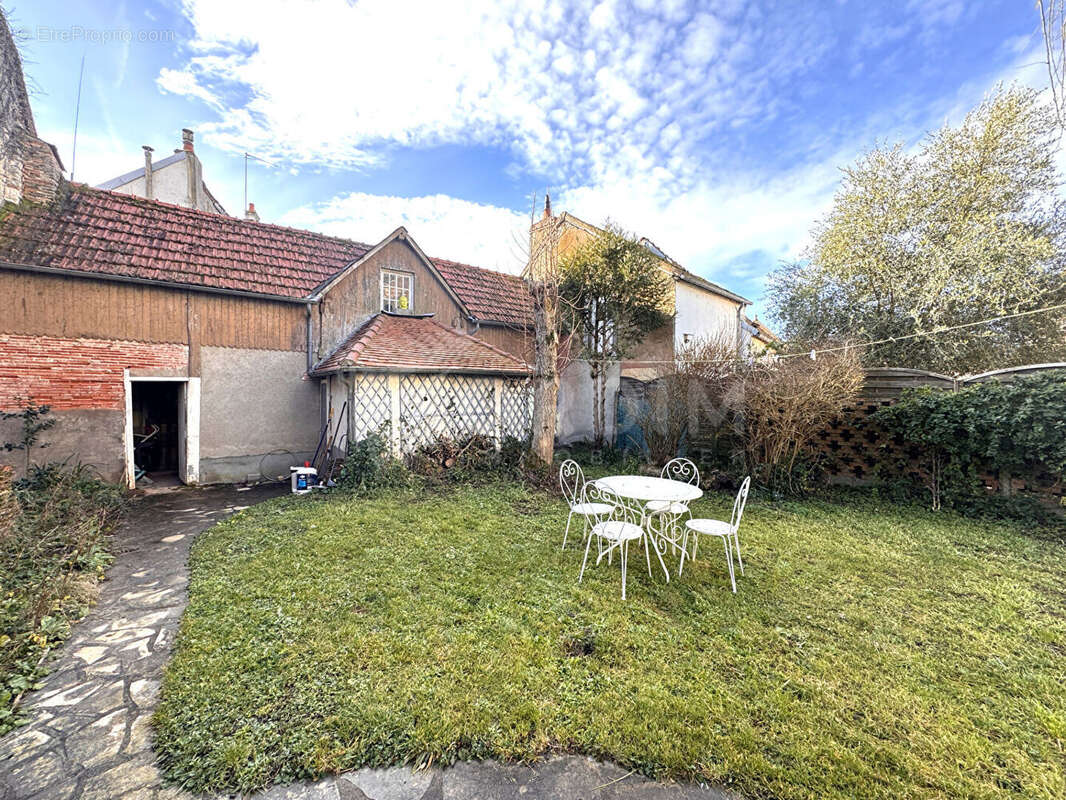 Maison à COSNE-COURS-SUR-LOIRE