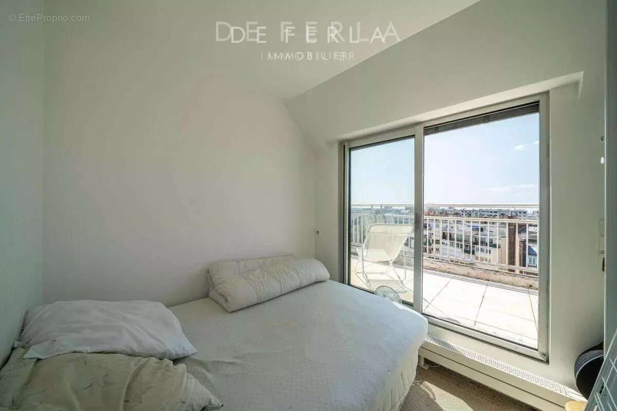 Appartement à PARIS-14E