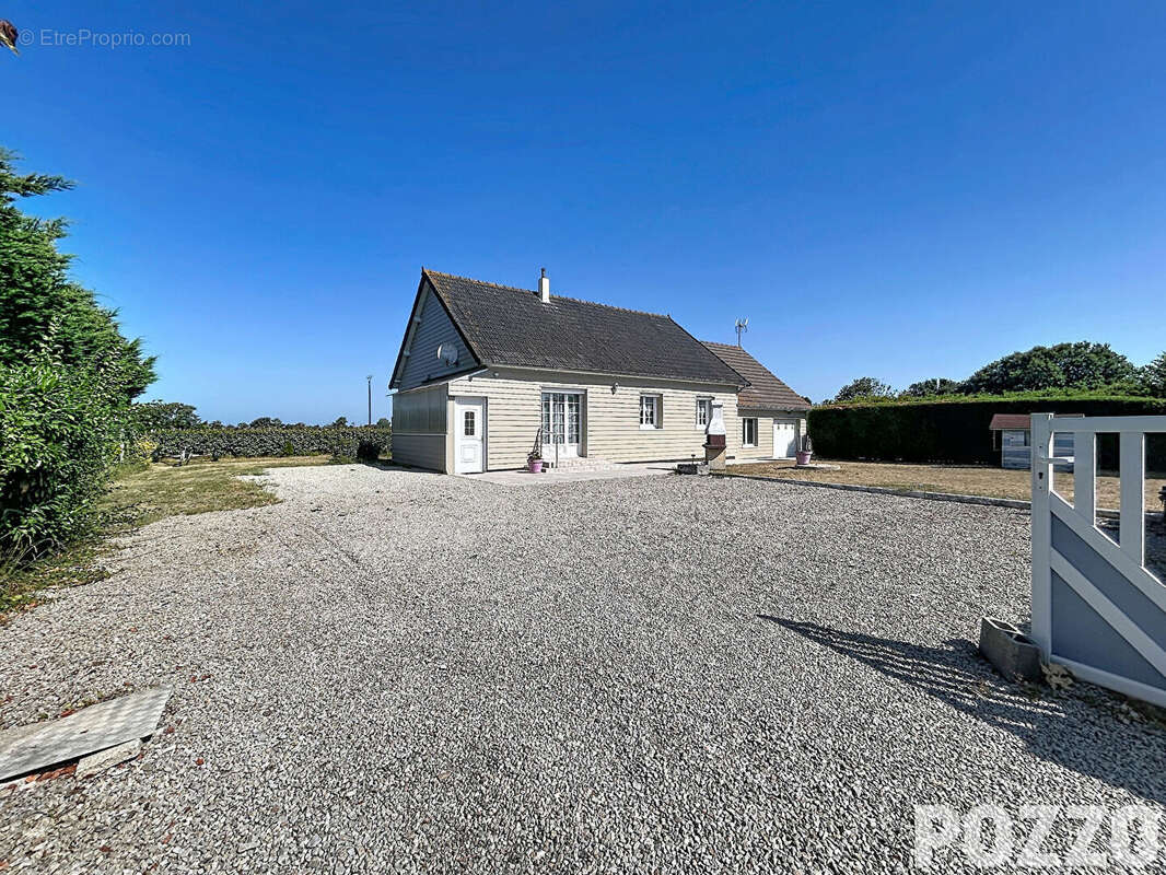 BRETTEVILLE-SUR-AY, pavillon de plain-pied idéalement situé ( plage à pied ou à vélo). - photo 2