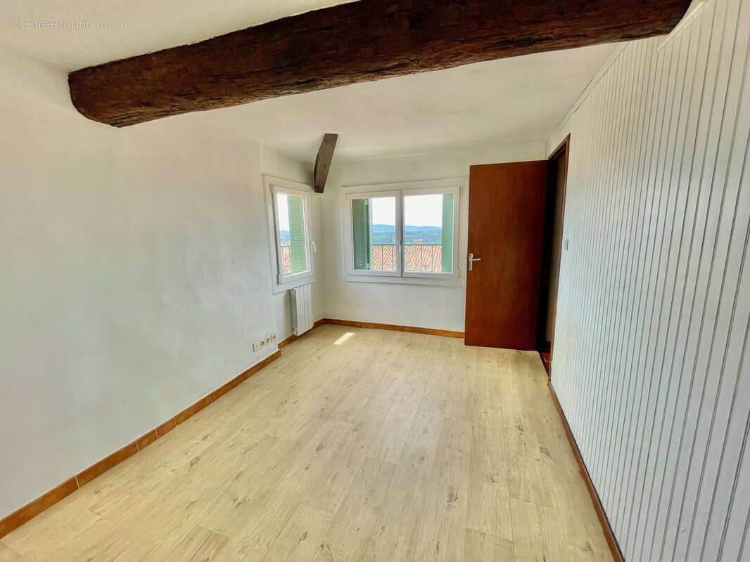 Appartement à FAYENCE
