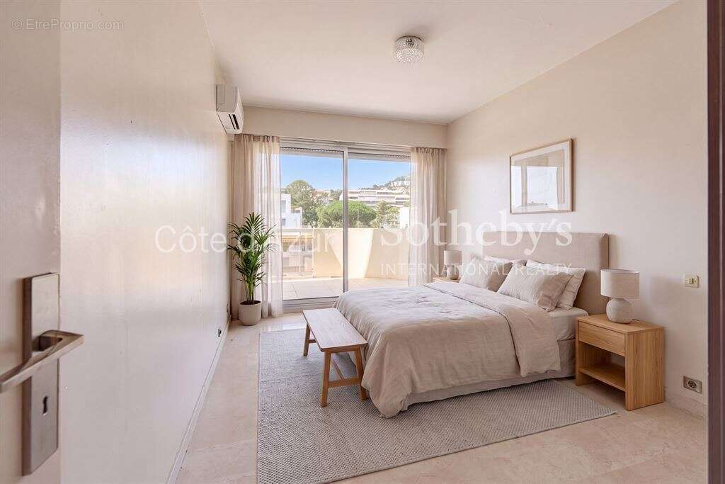 Cannes Basse Californie, appartement de 194 m² avec cinq chambres et 135 m² de terrasses - photo 9