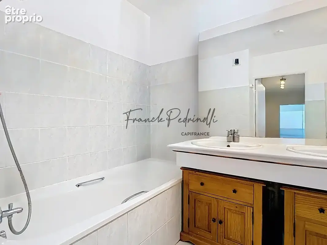 Beau T3 72 m²  VILLEURBANNE (69) CHARPENNES – Place Charles Hernu avec terrasse 75 m² - photo 14