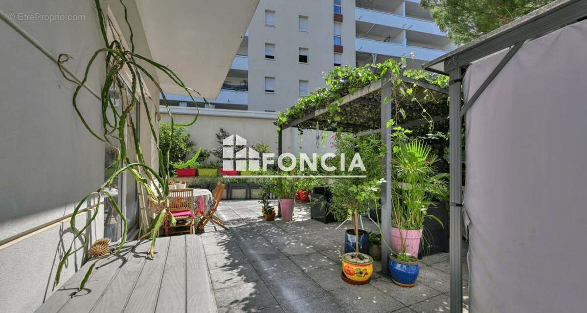 RARE : Villa de standing F5 à Port-Marianne avec jardin et 2 garages - photo 4
