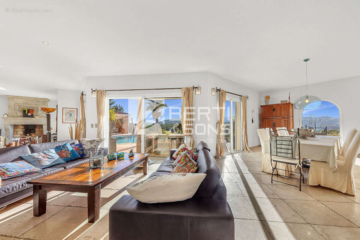 Maison à MOUANS-SARTOUX