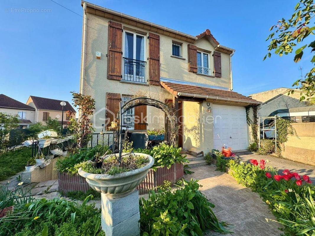 Maison à LE BLANC-MESNIL