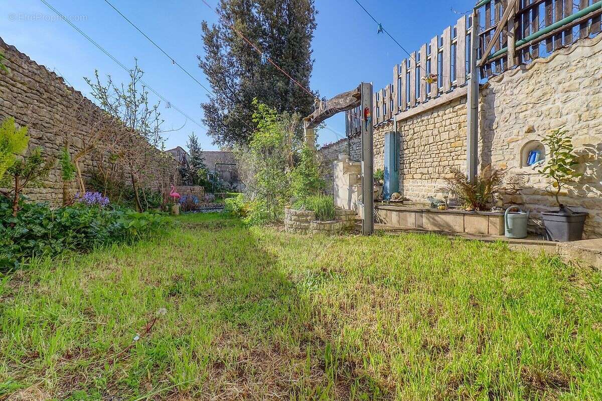 Maison à NIEUL-SUR-MER