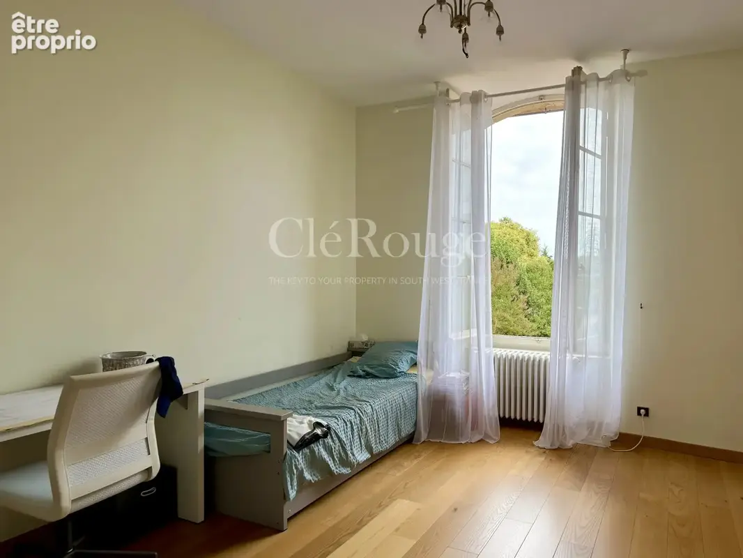 Tonneins - Demeure de caractère avec piscine et jardin arboré, six chambres au cœur de la ville - photo 13