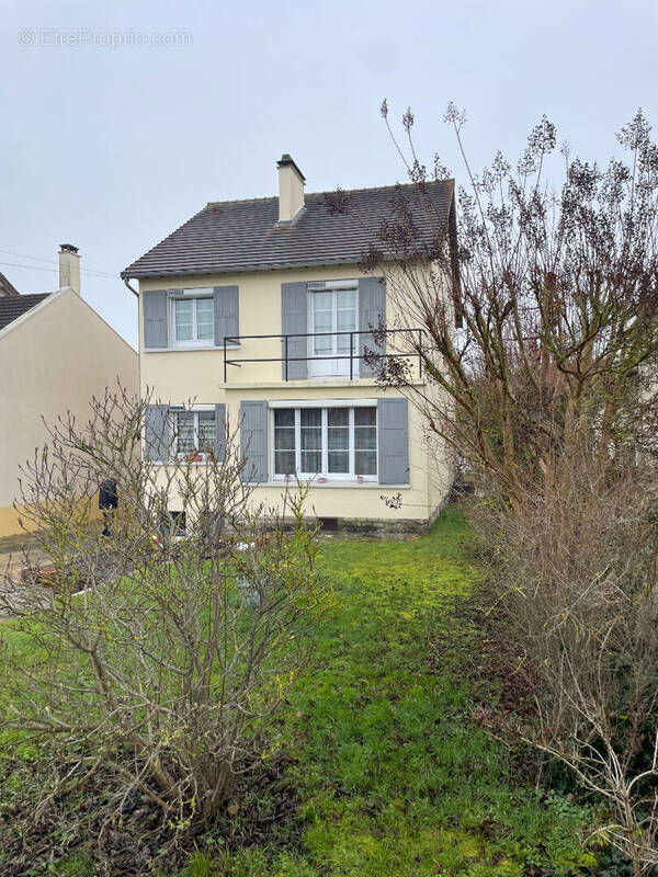 Maison à BONNIERES-SUR-SEINE