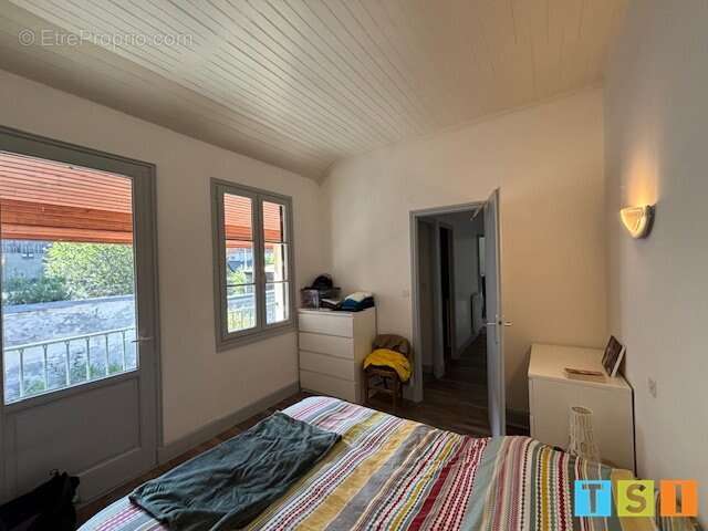 LUCHON Appartement T3 rénové en duplex avec jardinet privatif - photo 4