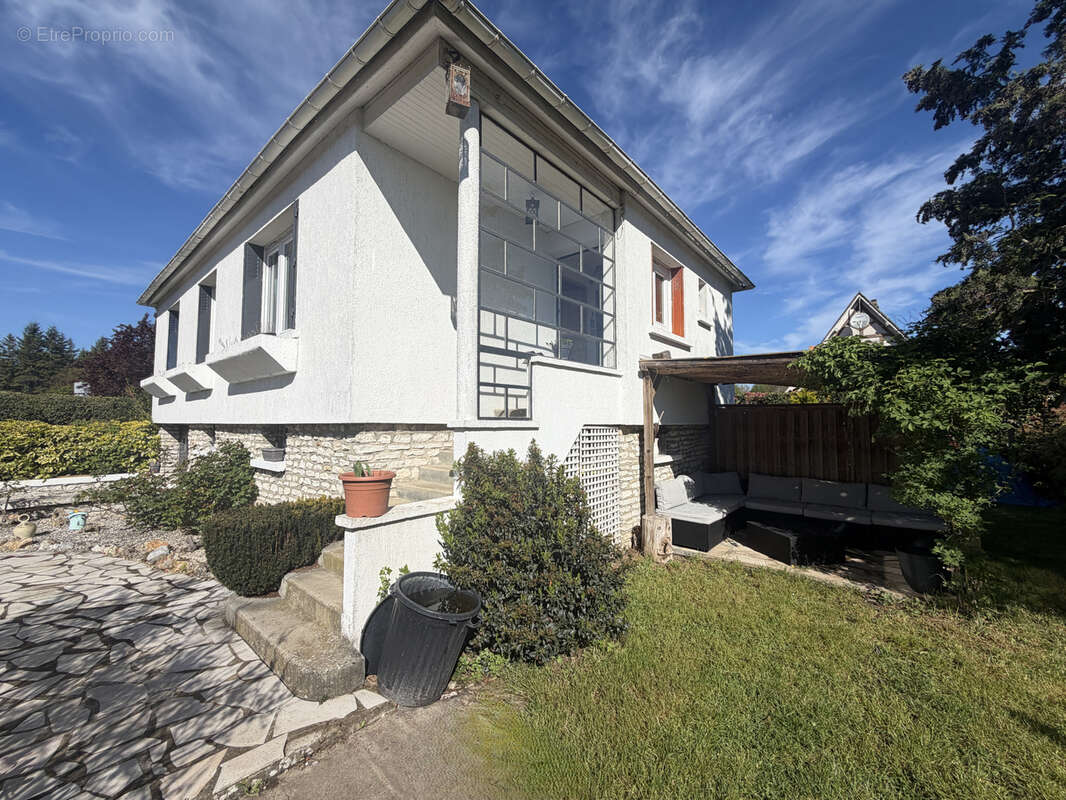 Maison à HOUDAN