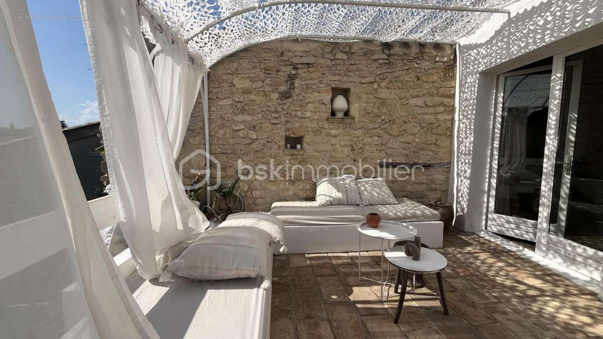 Junas – Une bâtisse pleine de charme aux possibilités insoupçonnées - photo 20