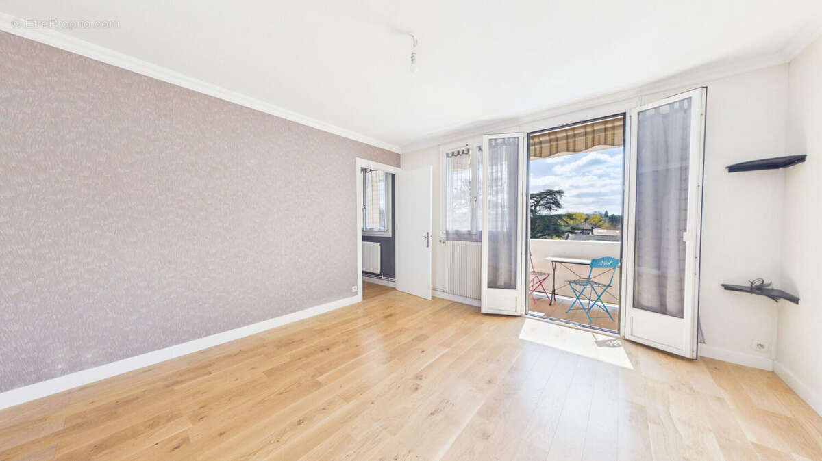 Appartement à FONTAINES-SUR-SAONE