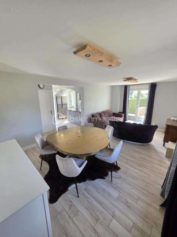 Maison à SAINTE-GAUBURGE-SAINTE-COLOMBE