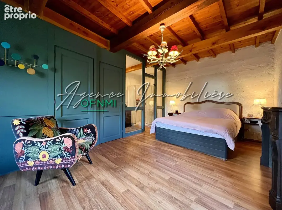 Valfleury, authentique maison de famille, charme et contemporain, une réalisation décorateur. - photo 15