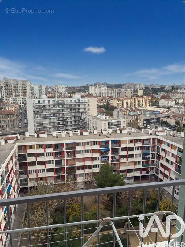 Photo 1 - Appartement à MARSEILLE-3E