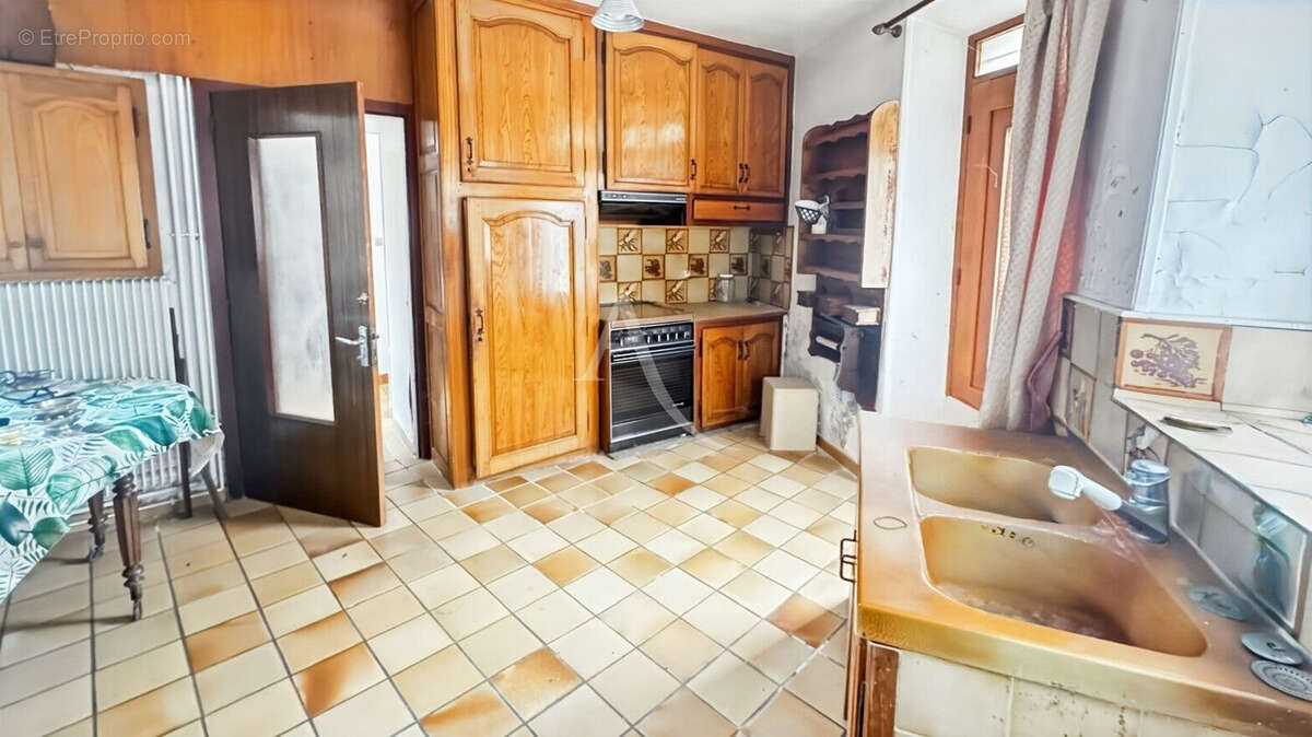 Maison à SAINT-SULPICE-DE-FAVIERES