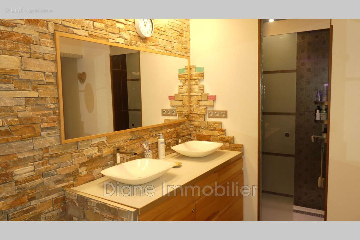 Maison à BELLEGARDE