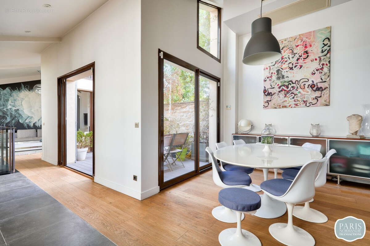 Maison à COURBEVOIE